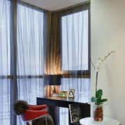 Как выбрать шторы для балкона или лоджии: практичность и уют в одном решении